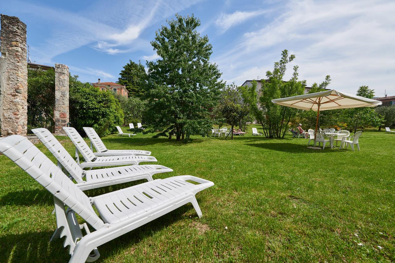 Hotel Belvedere Torri Del Benaco Exterior photo