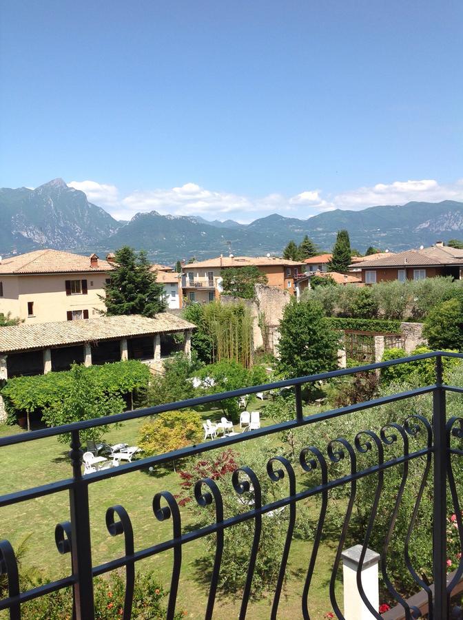 Hotel Belvedere Torri Del Benaco Exterior photo